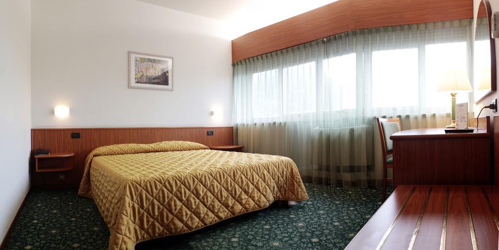 Hotel Cristallo Udine Eksteriør billede