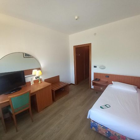 Hotel Cristallo Udine Eksteriør billede