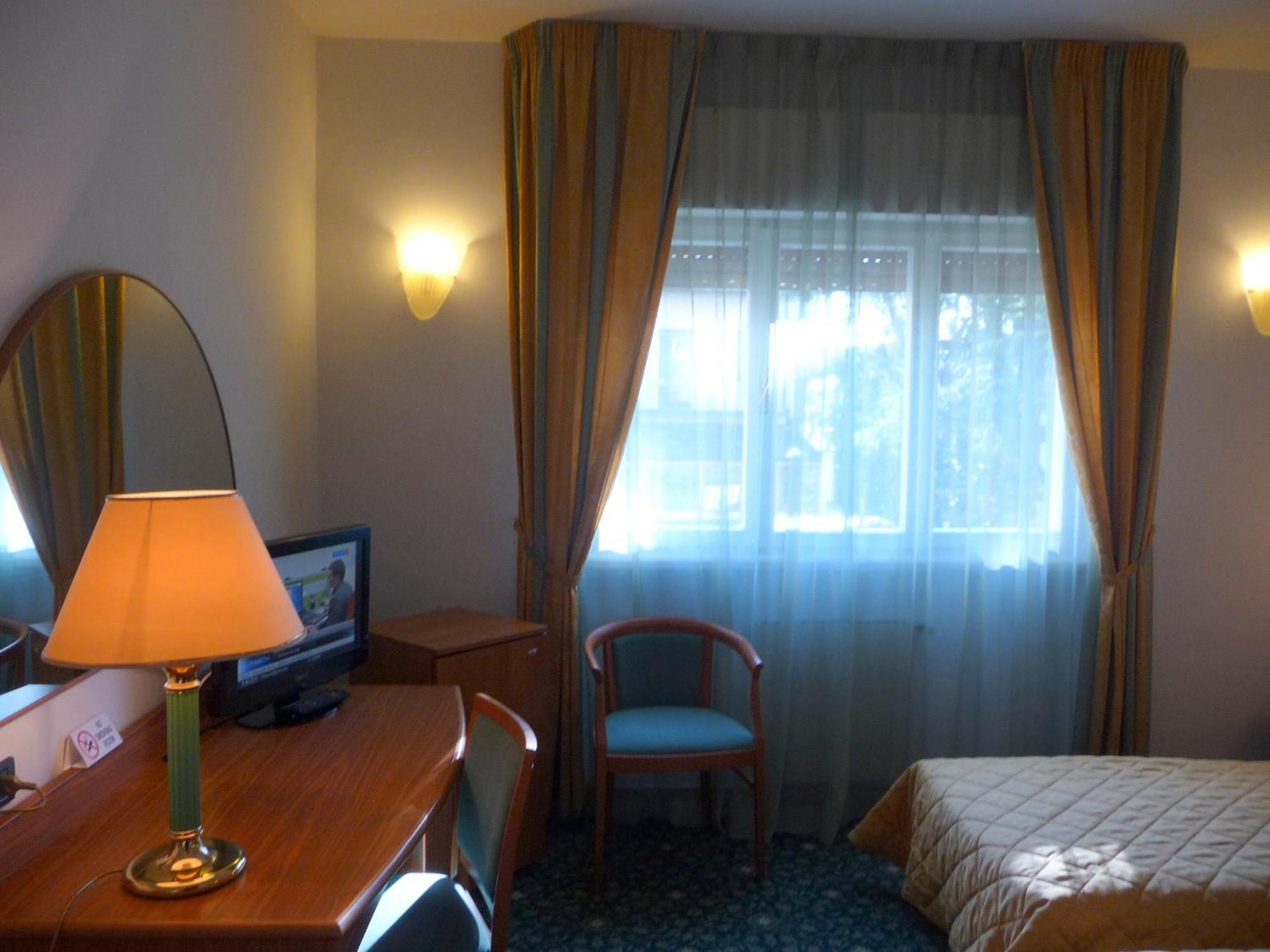 Hotel Cristallo Udine Eksteriør billede