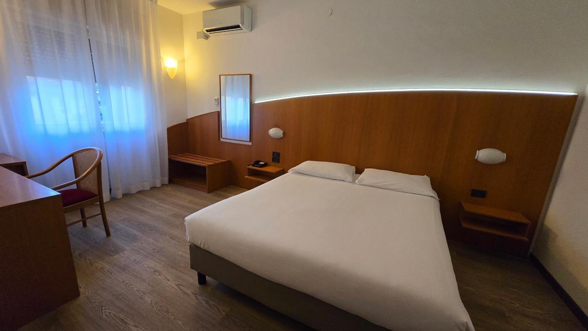 Hotel Cristallo Udine Eksteriør billede